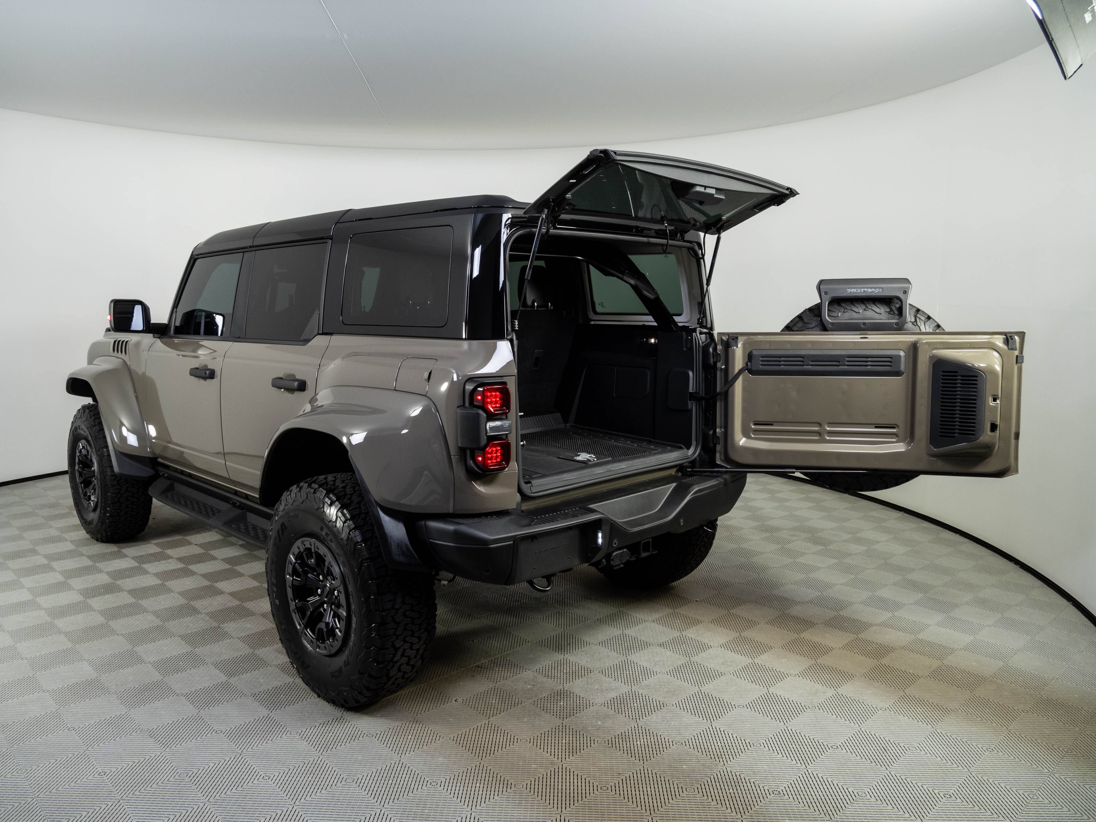 Used 2025 Ford Bronco Raptor AWD/4WD image 30