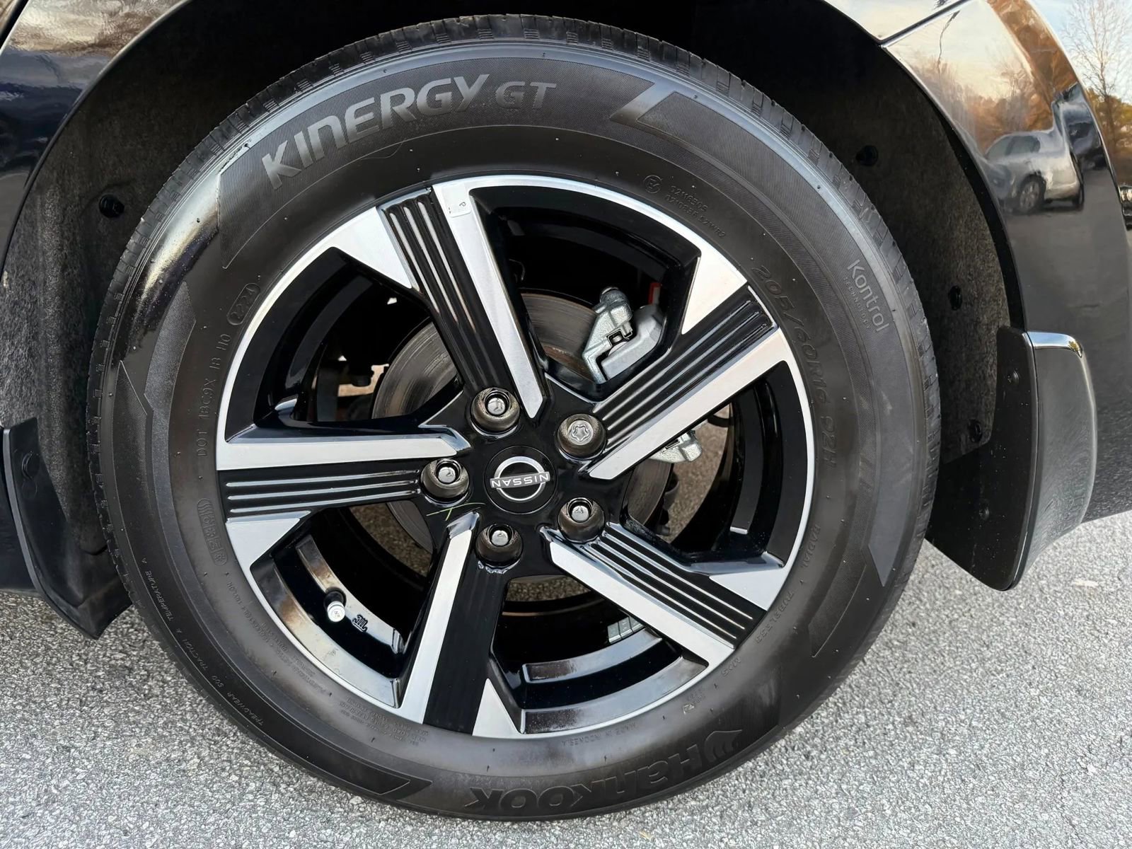 Used 2025 Nissan Sentra SV w/ All-Weather Package image 18