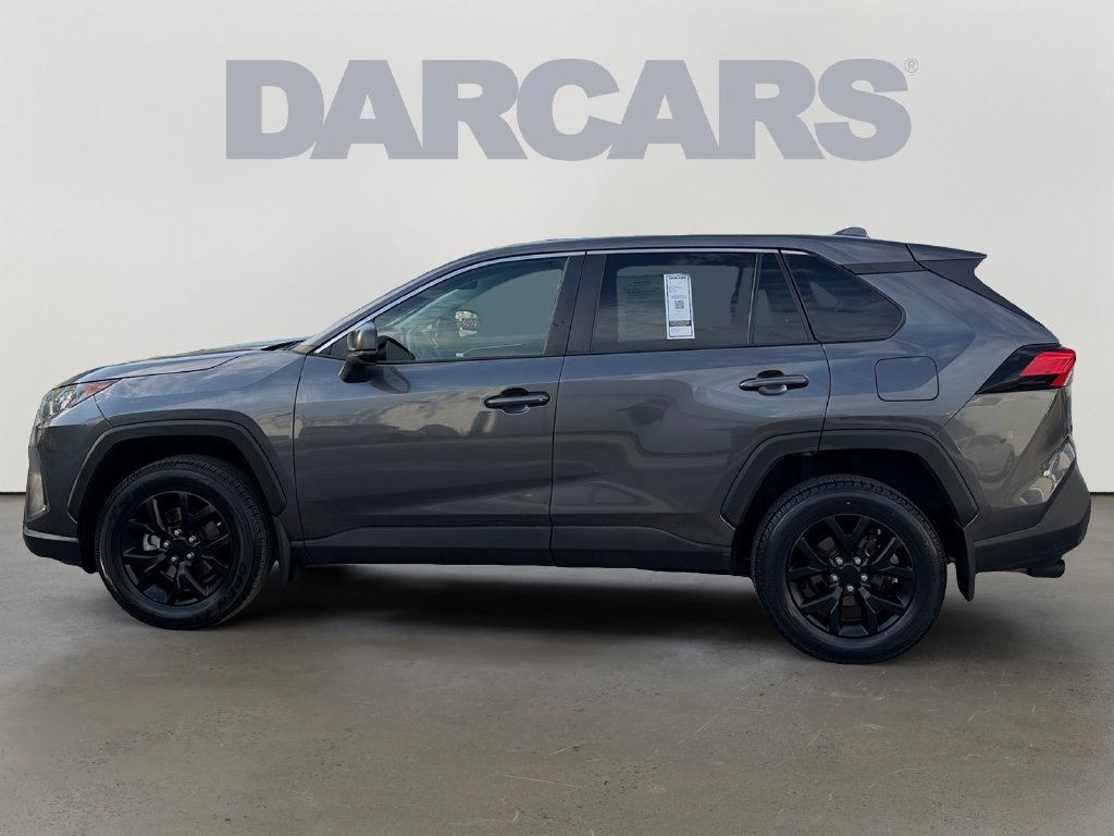 Used 2022 Toyota RAV4 LE AWD/4WD image 4