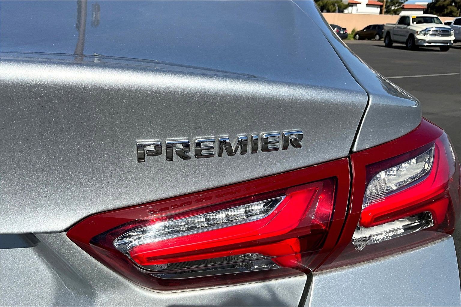 Used 2020 Chevrolet Malibu Premier image 16