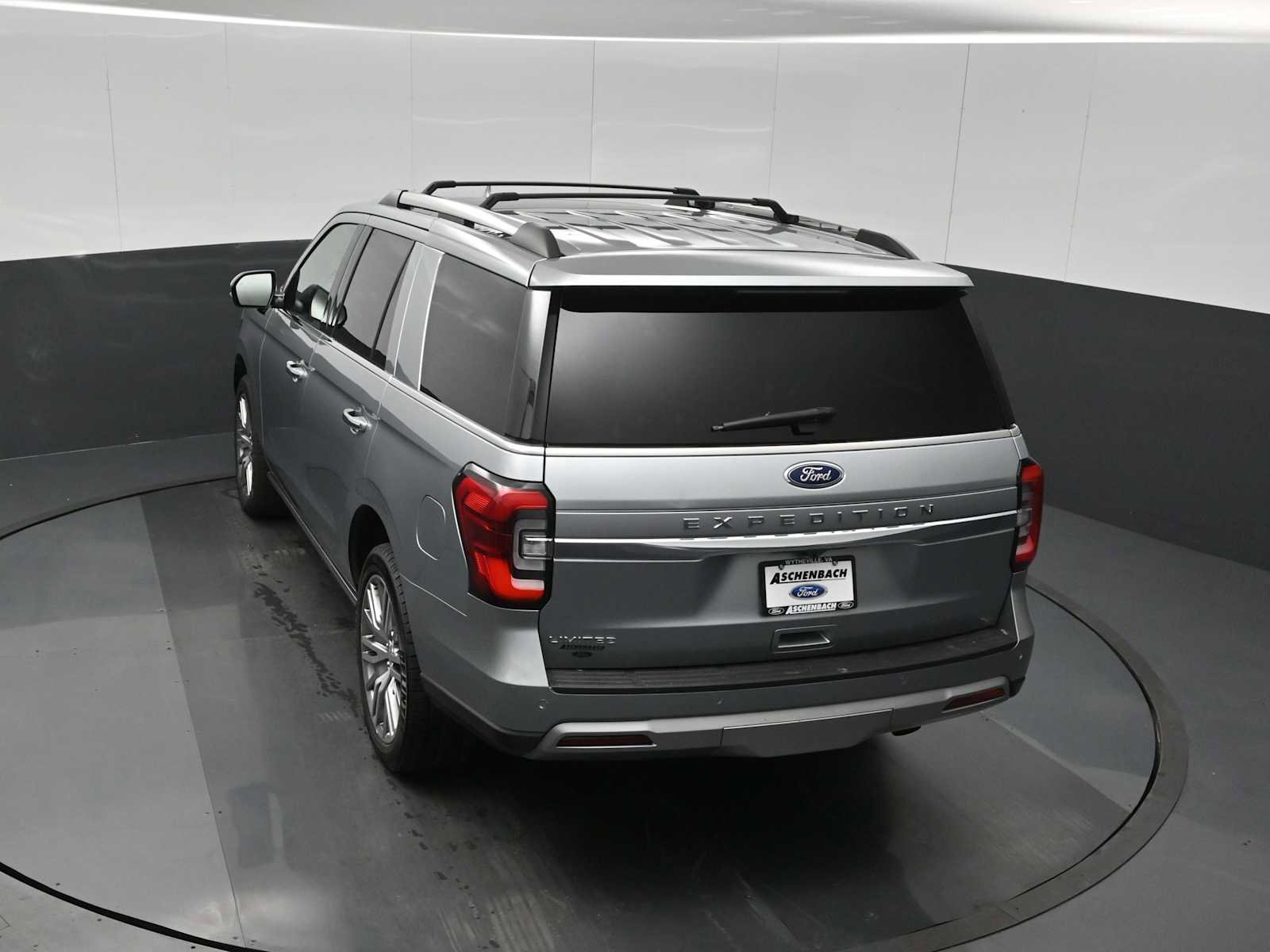 Used 2023 Ford Expedition Limited image 23