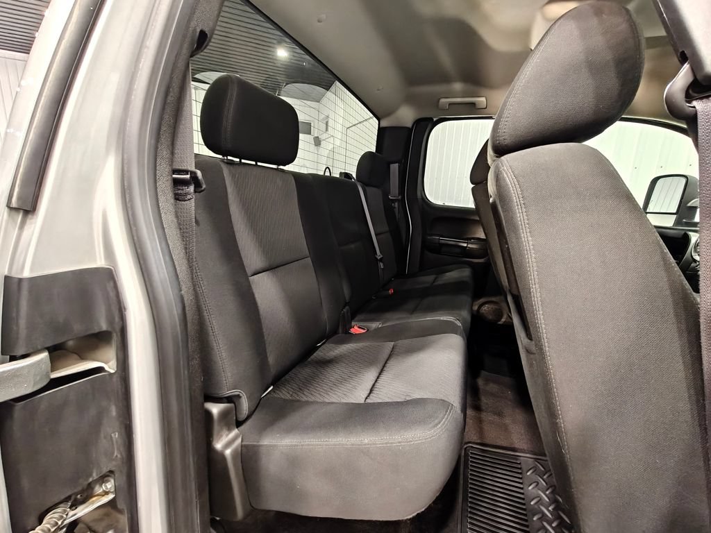 Used 2013 Chevrolet Silverado 2500 LT w/ Interior Plus Package AWD/4WD image 27