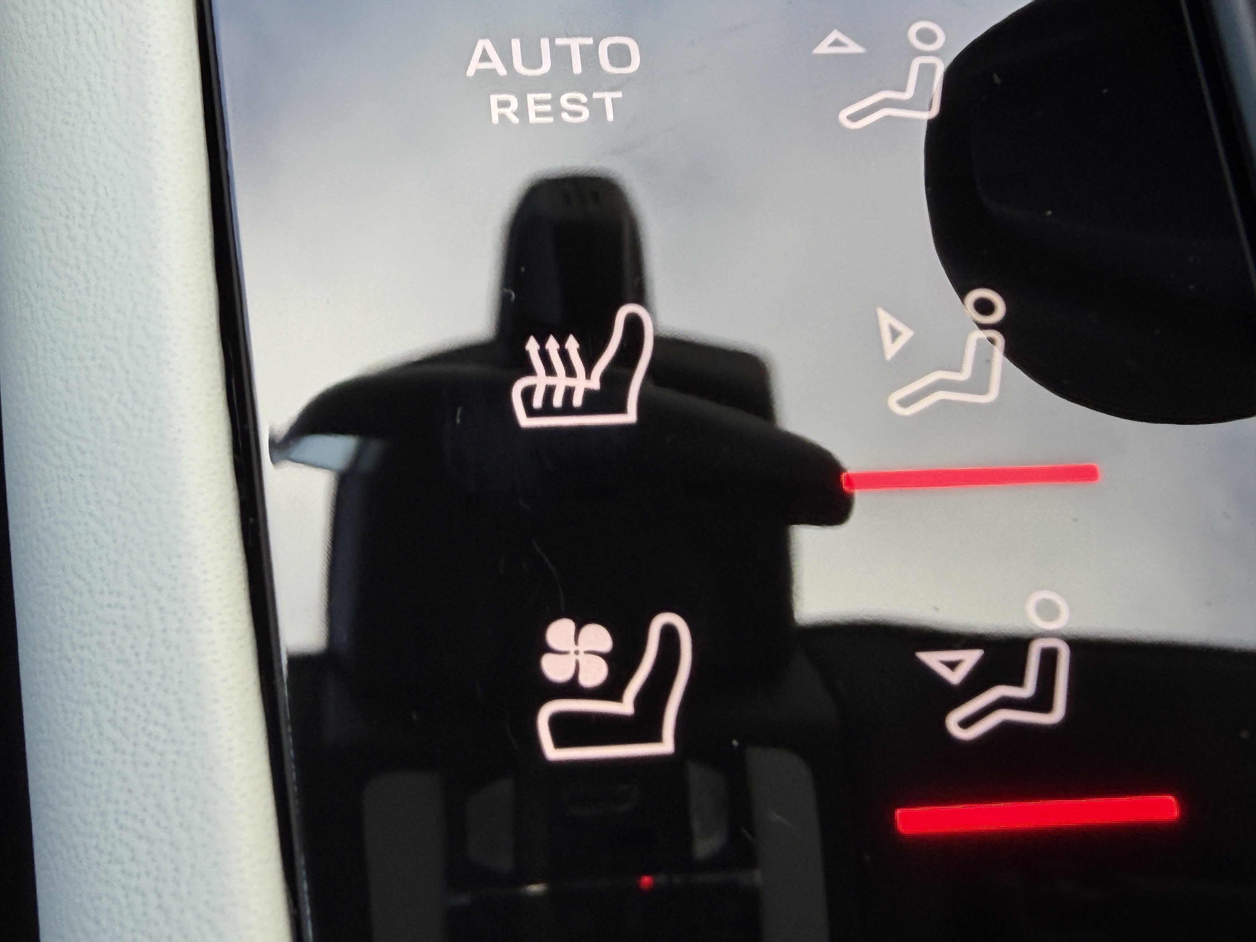 New 2026 Porsche Macan Turbo image 32