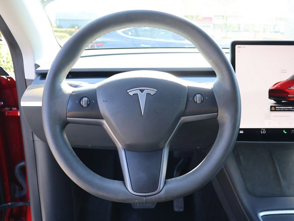 Used 2022 Tesla Model Y Long Range image 41