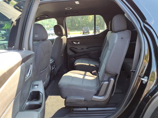 Used 2022 Chevrolet Traverse LT FWD image 29
