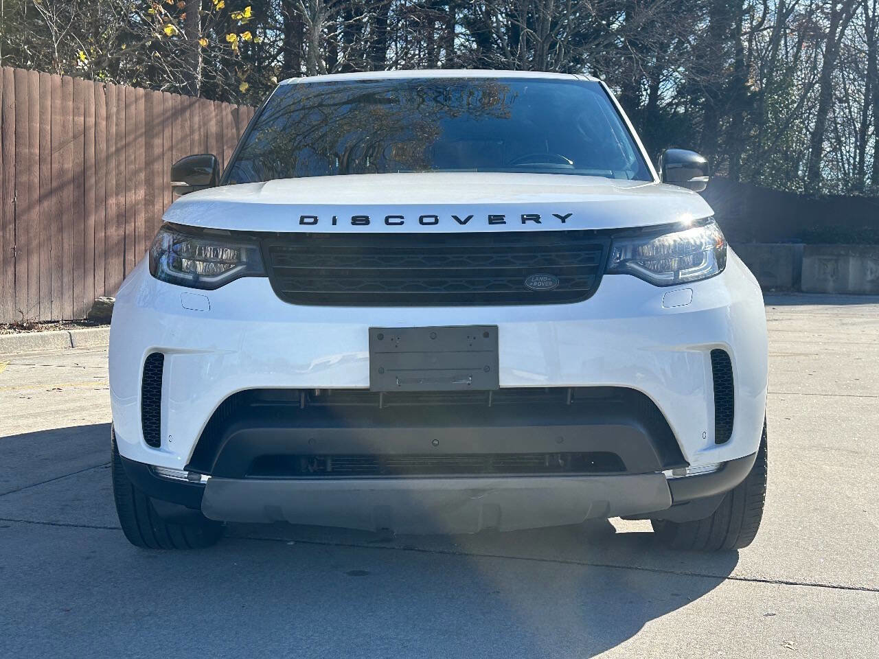 Used 2017 Land Rover Discovery HSE Luxury image 2