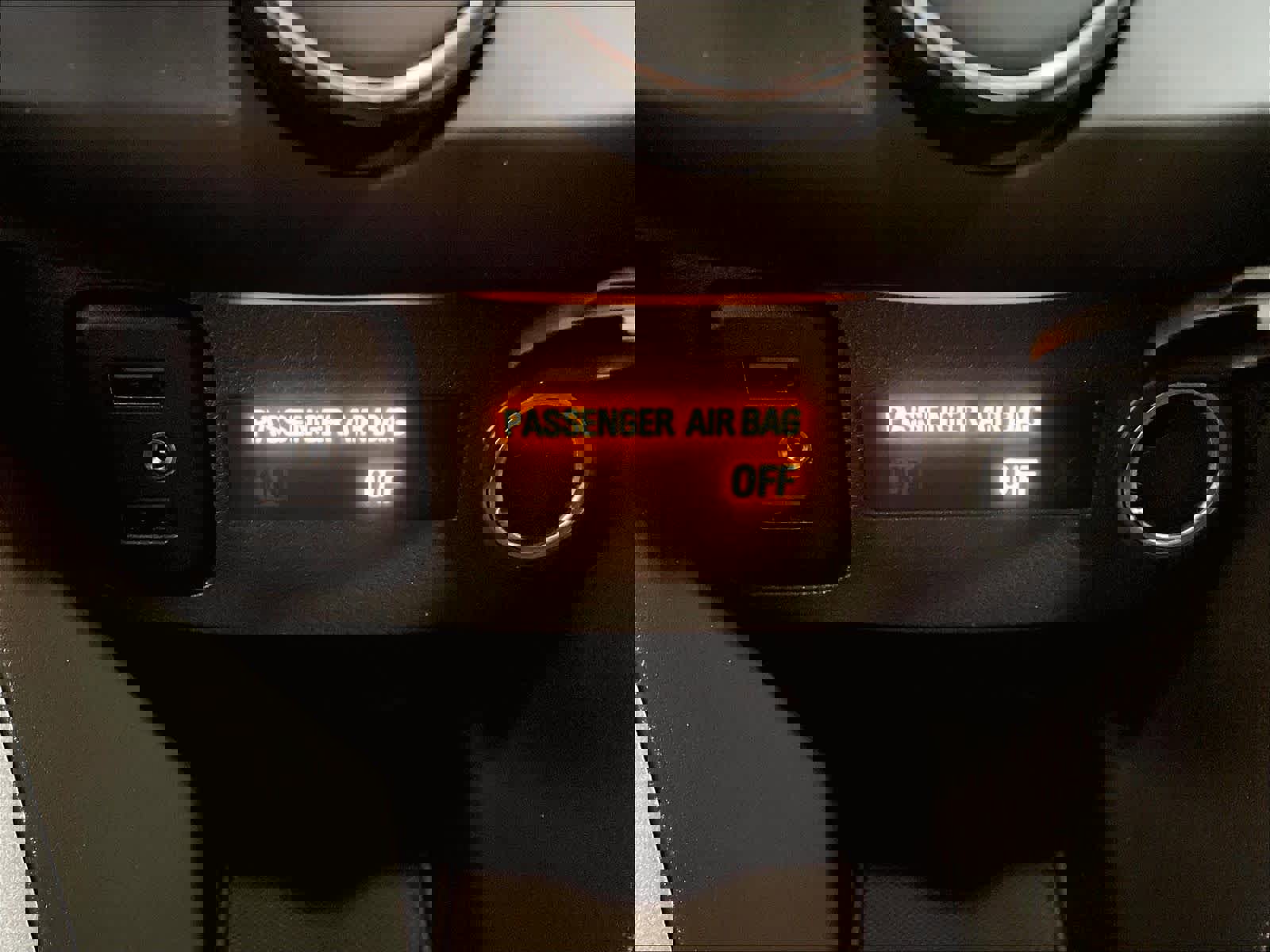 Used 2022 Chevrolet Trax LT w/ LT Convenience Package image 27