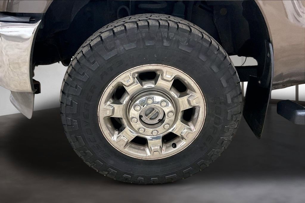 Used 2015 Ford F350 XLT w/ XLT Premium Package image 9