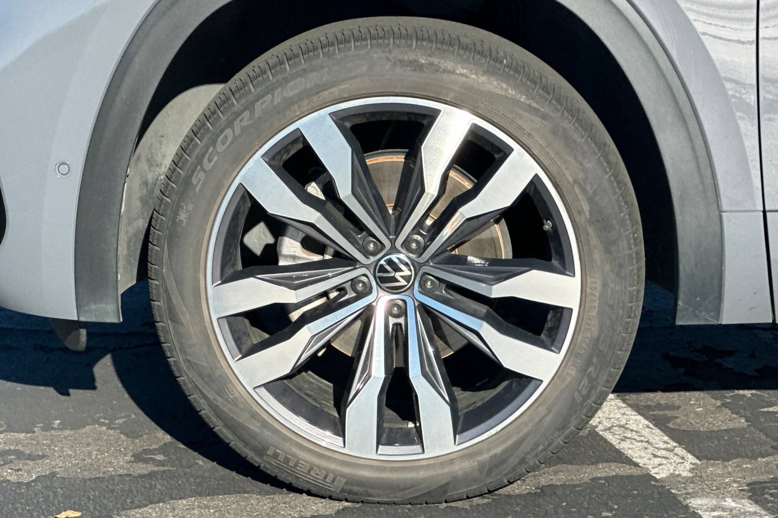 Used 2021 Volkswagen Atlas Cross Sport SEL Premium R-Line w/ Luggage Net & Mats Package AWD/4WD image 45