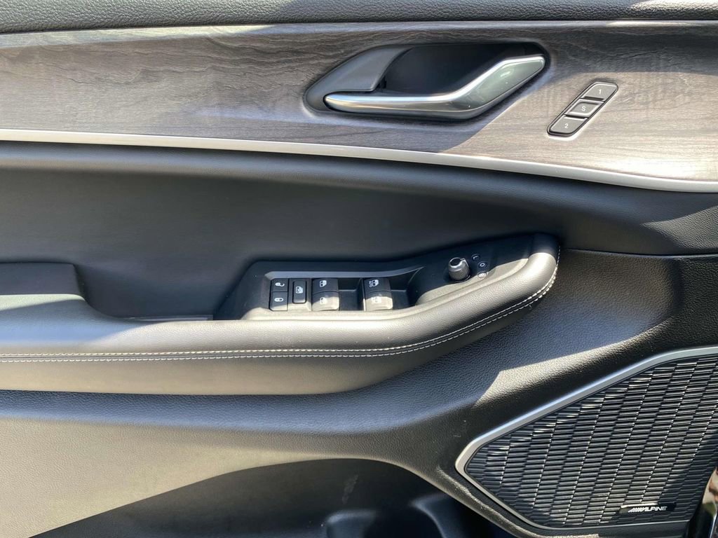 Used 2024 Jeep Grand Cherokee Limited 4xe image 15