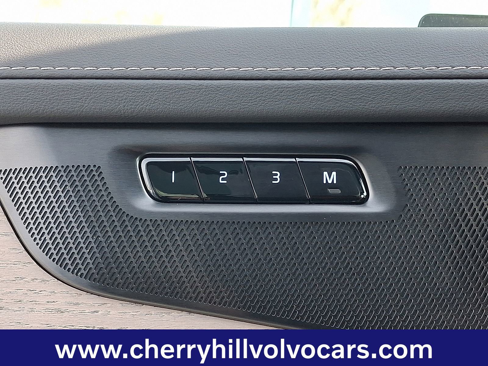 New 2026 Volvo XC90 T8 Plus w/ Protection Package Premier image 15