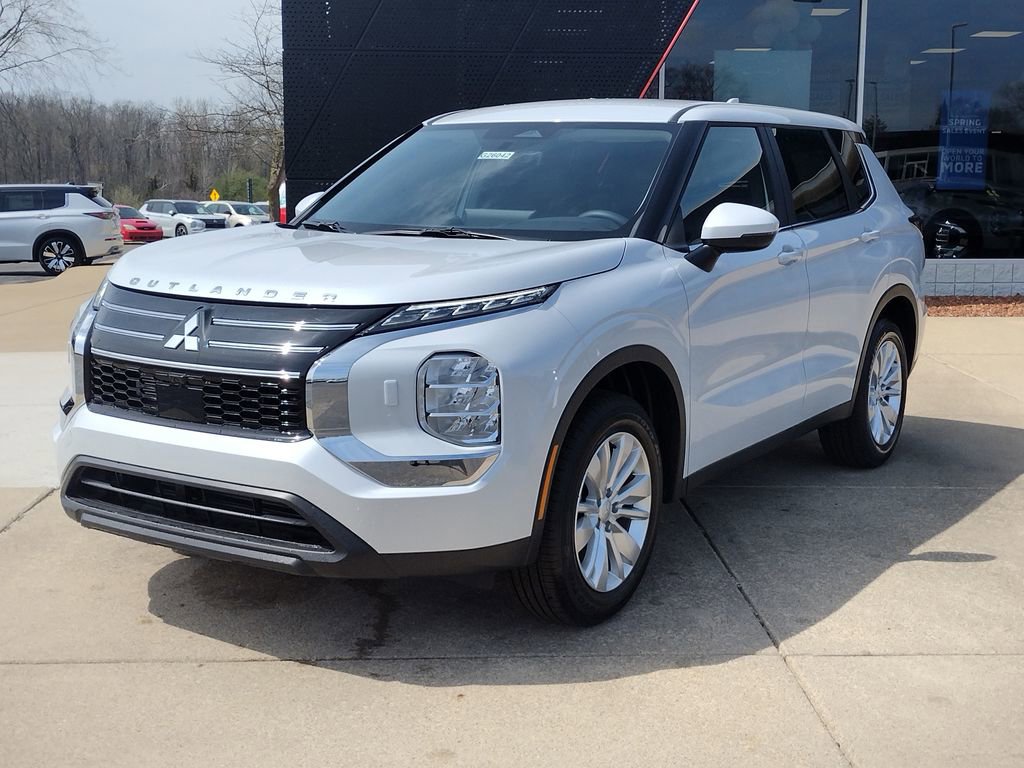 New 2026 Mitsubishi Outlander ES