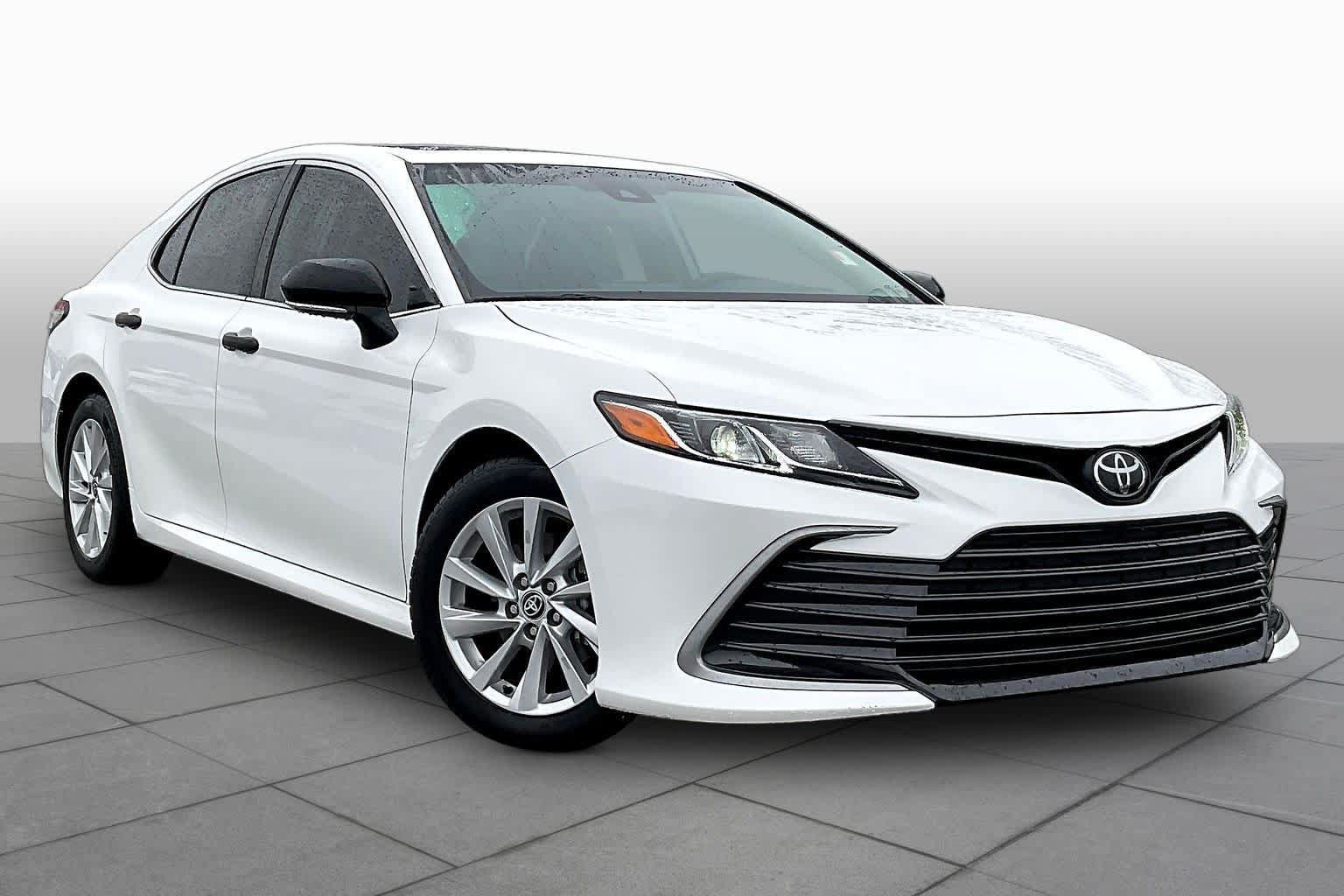 Used 2024 Toyota Camry LE w/ Convenience Package FWD image 3