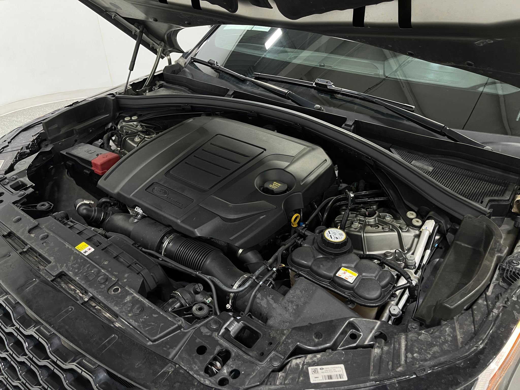 Used 2020 Land Rover Range Rover Velar R-Dynamic S image 27