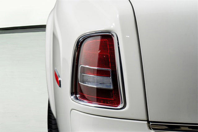 Used 2016 Rolls-Royce Phantom Sedan image 12