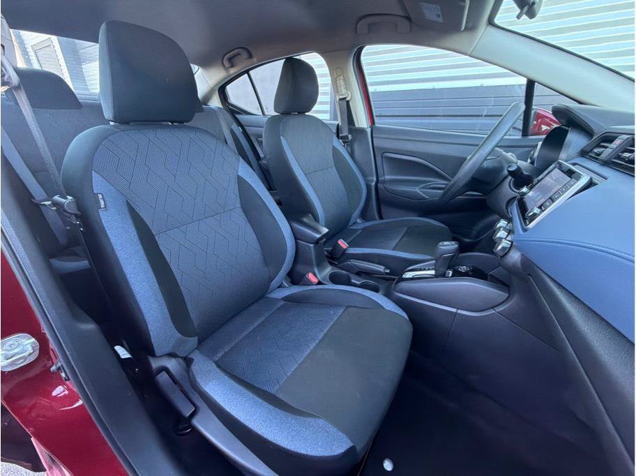 Used 2024 Nissan Versa SV FWD image 4