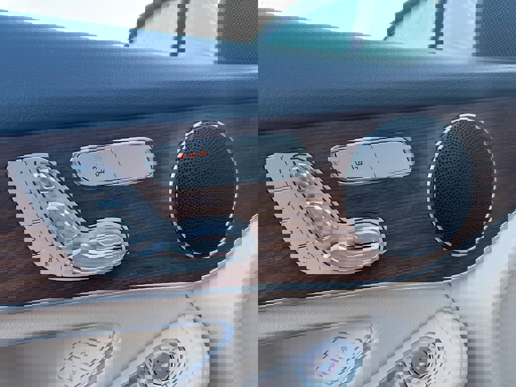 Used 2022 Mercedes-Benz GLC 300 4MATIC image 11