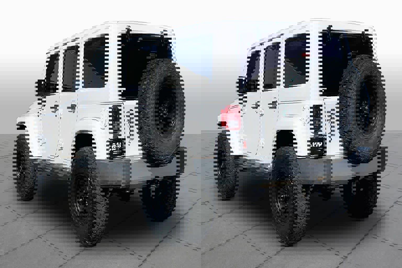 Used 2015 Jeep Wrangler Unlimited Sahara w/ Max Tow Package image 12