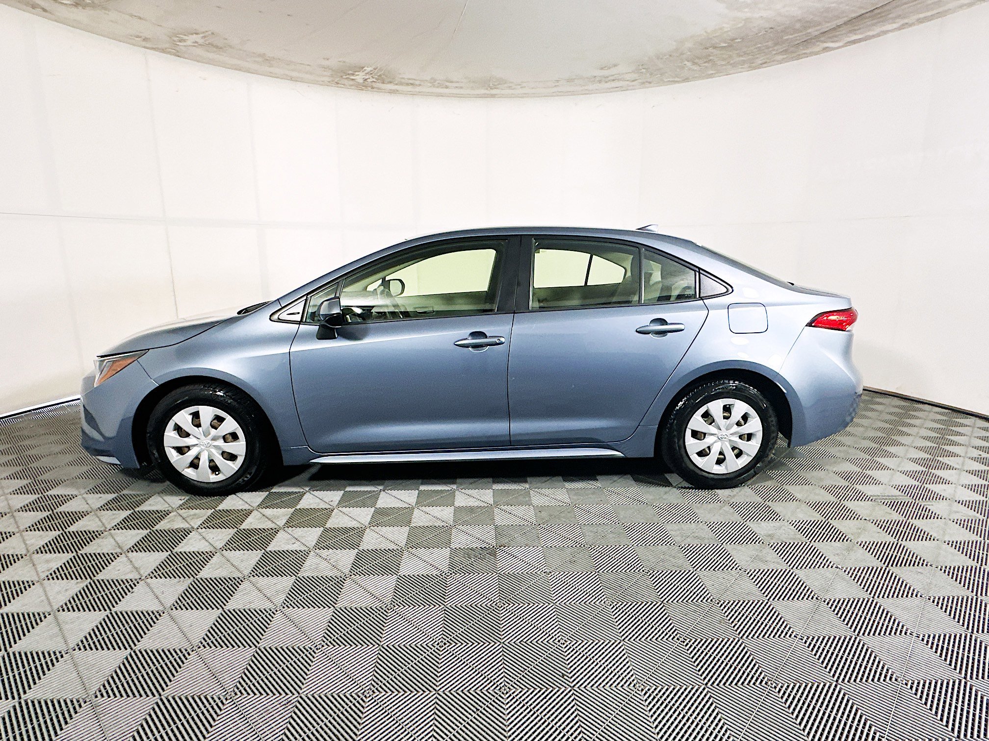 Used 2021 Toyota Corolla L FWD image 6