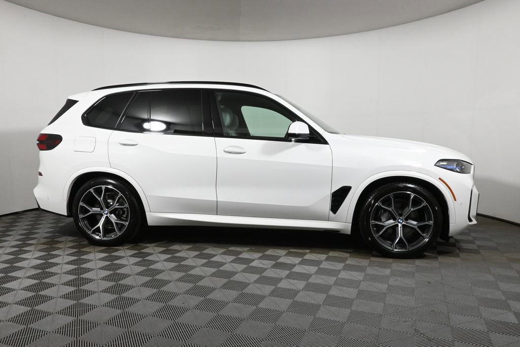 Used 2026 BMW X5 xDrive50e w/ M Sport Package AWD/4WD image 8