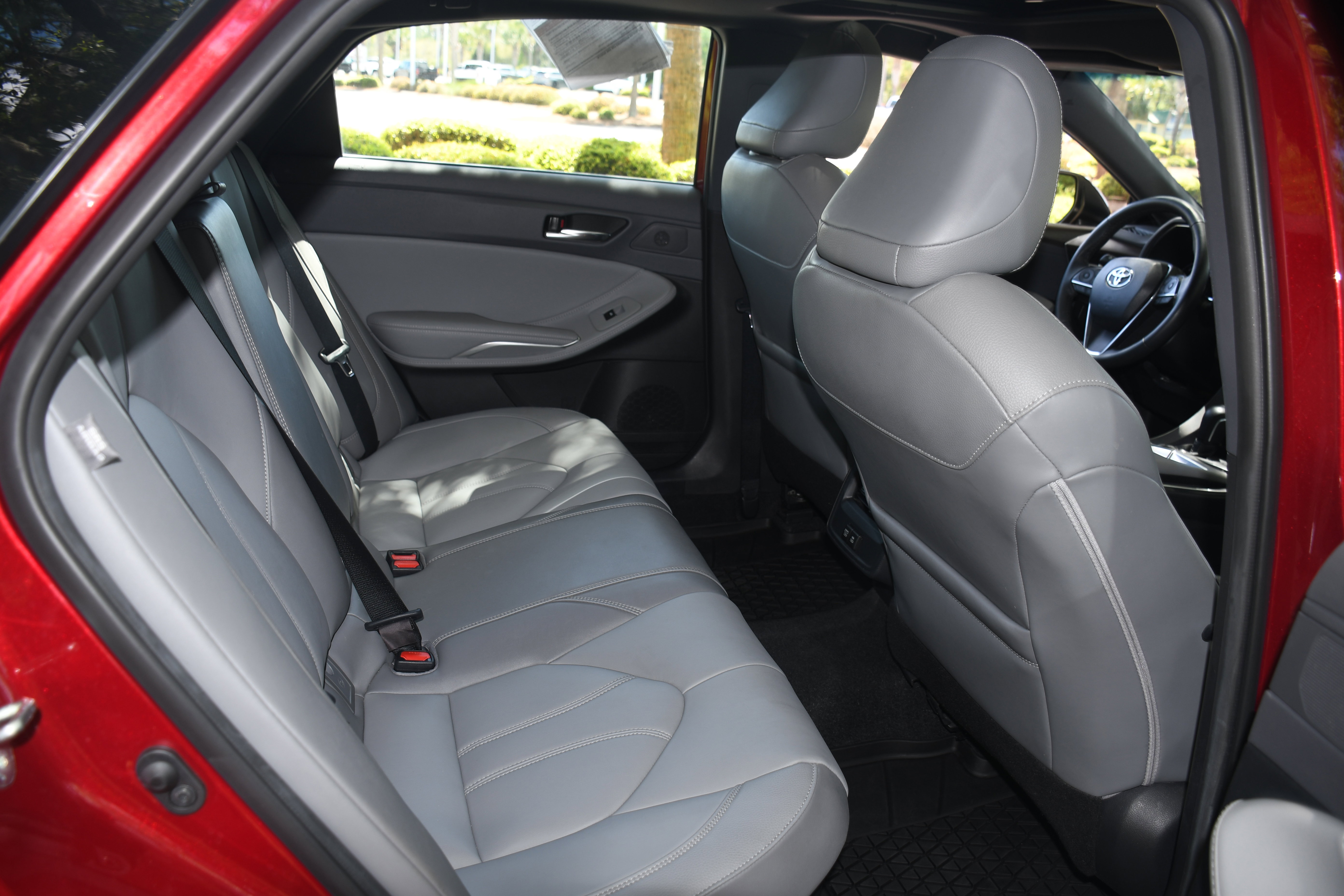 Certified 2021 Toyota Avalon XLE w/ Moonroof Package image 19