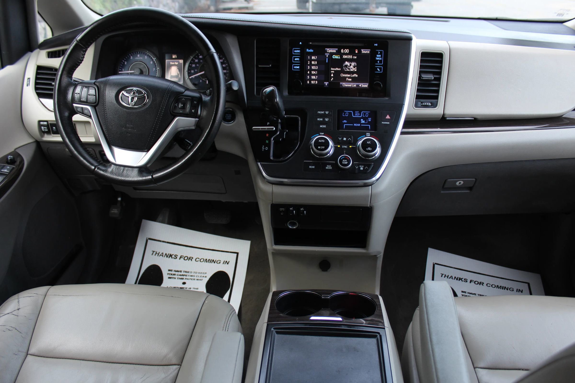 Used 2015 Toyota Sienna XLE Premium image 18