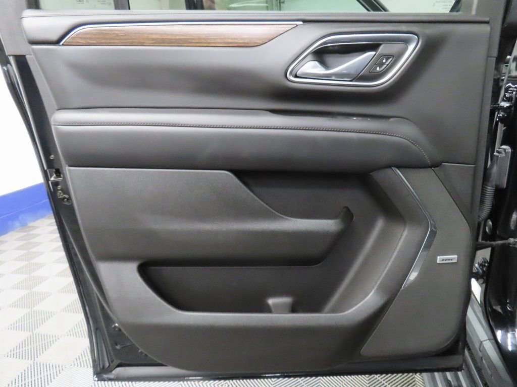 Used 2024 Chevrolet Suburban High Country AWD/4WD image 58
