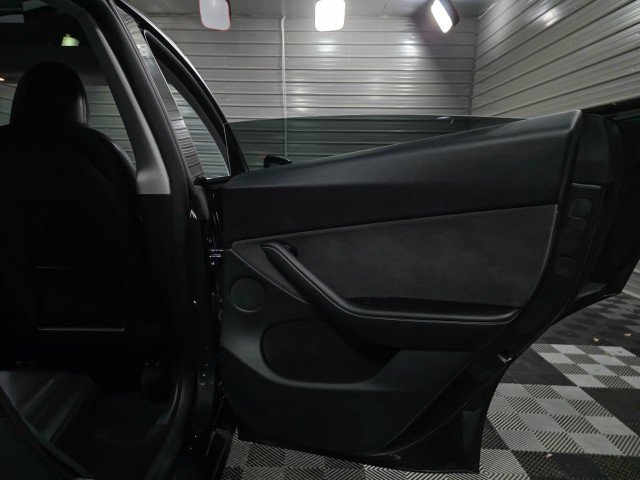 Used 2024 Tesla Model Y Long Range image 34