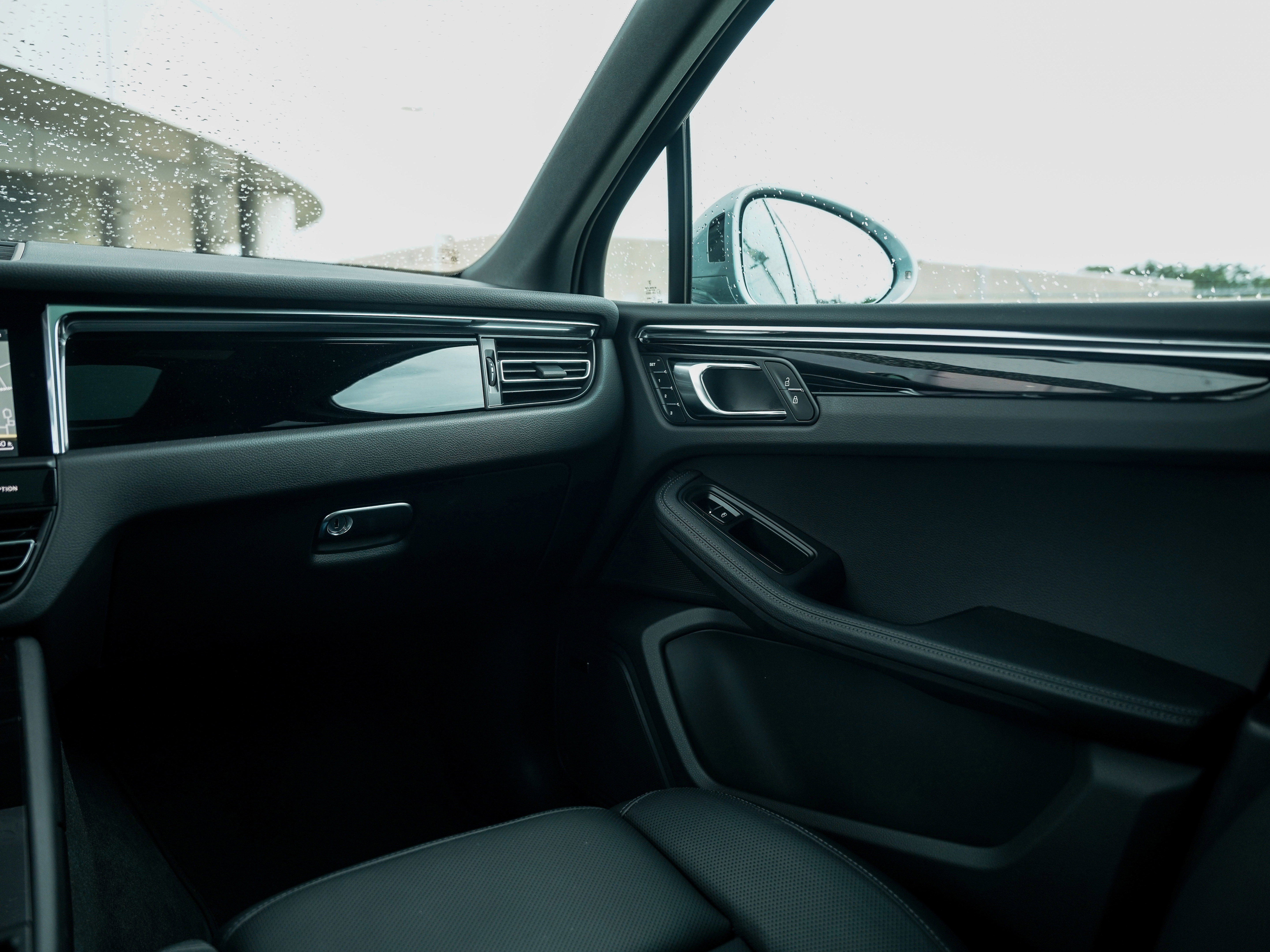 New 2025 Porsche Macan image 25