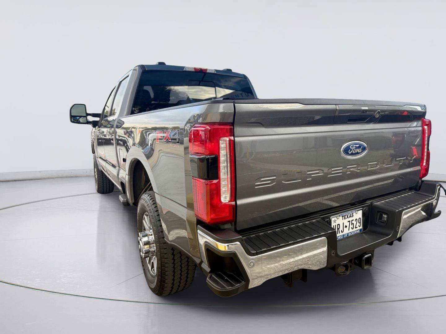 Used 2025 Ford F350 Lariat w/ Lariat Ultimate Package AWD/4WD image 5