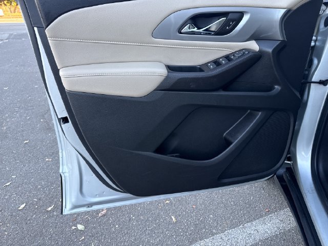 Certified 2022 Chevrolet Traverse LS FWD image 11