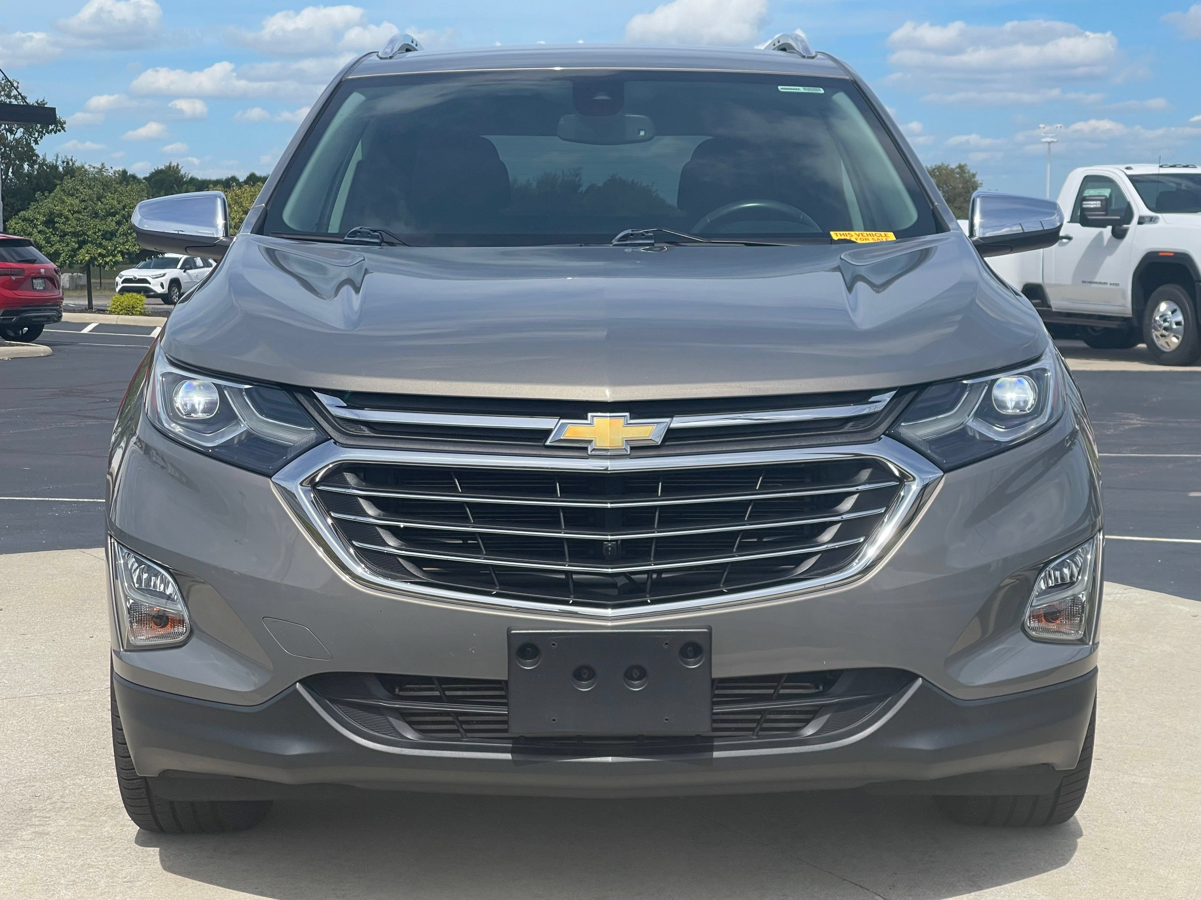 Used 2018 Chevrolet Equinox Premier FWD image 2