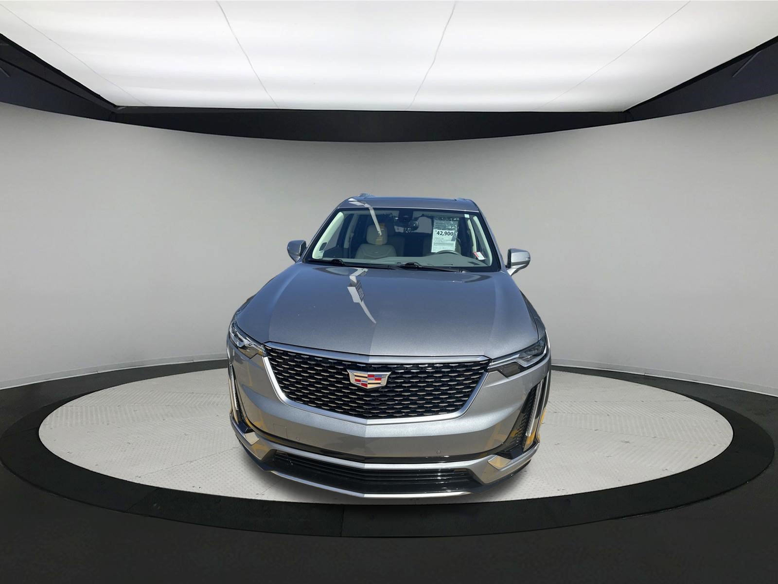 Used 2024 Cadillac XT6 Premium Luxury w/ LPO, Floor Liner Package AWD/4WD image 2