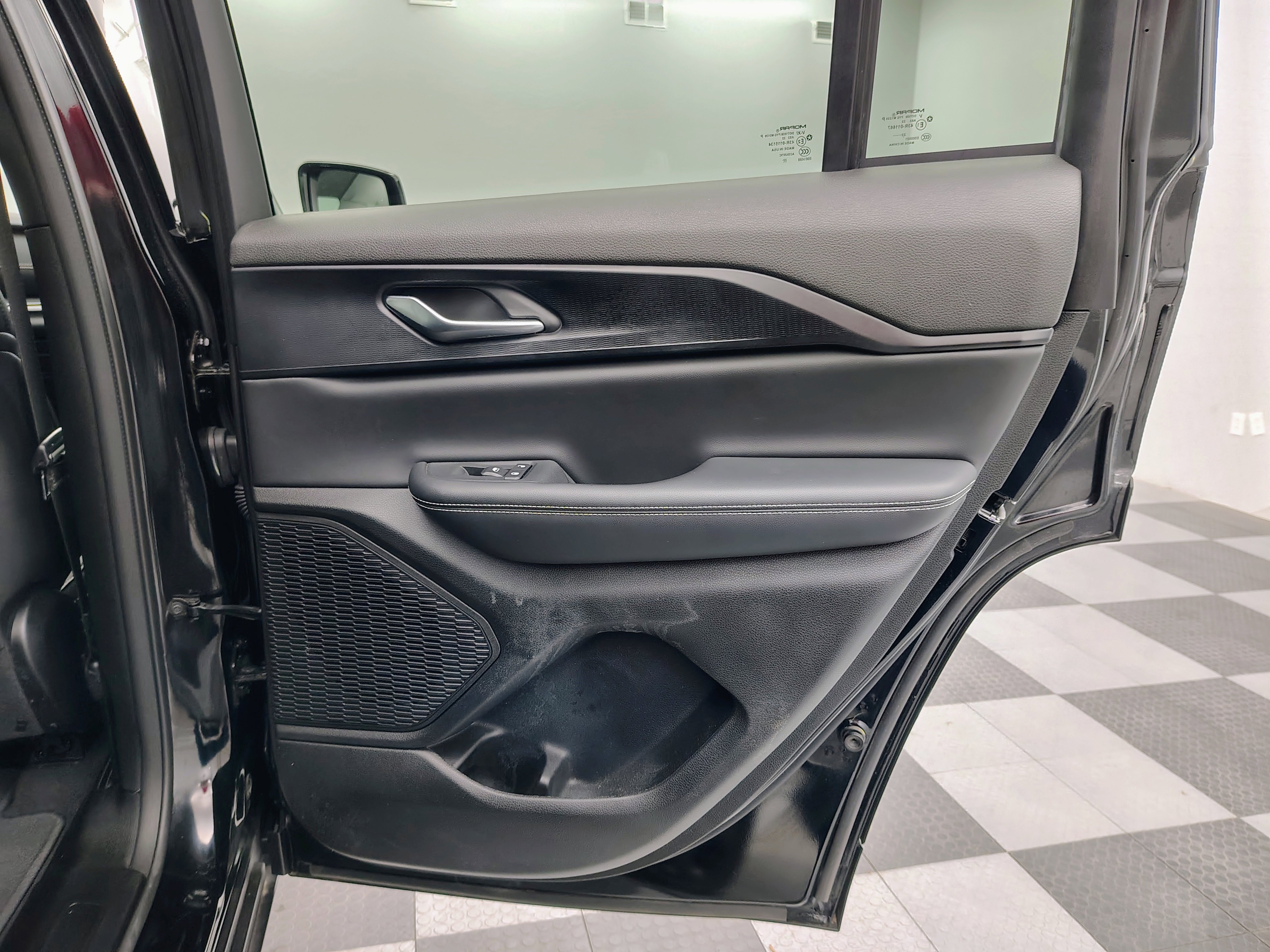 Used 2023 Jeep Grand Cherokee Altitude AWD/4WD image 27