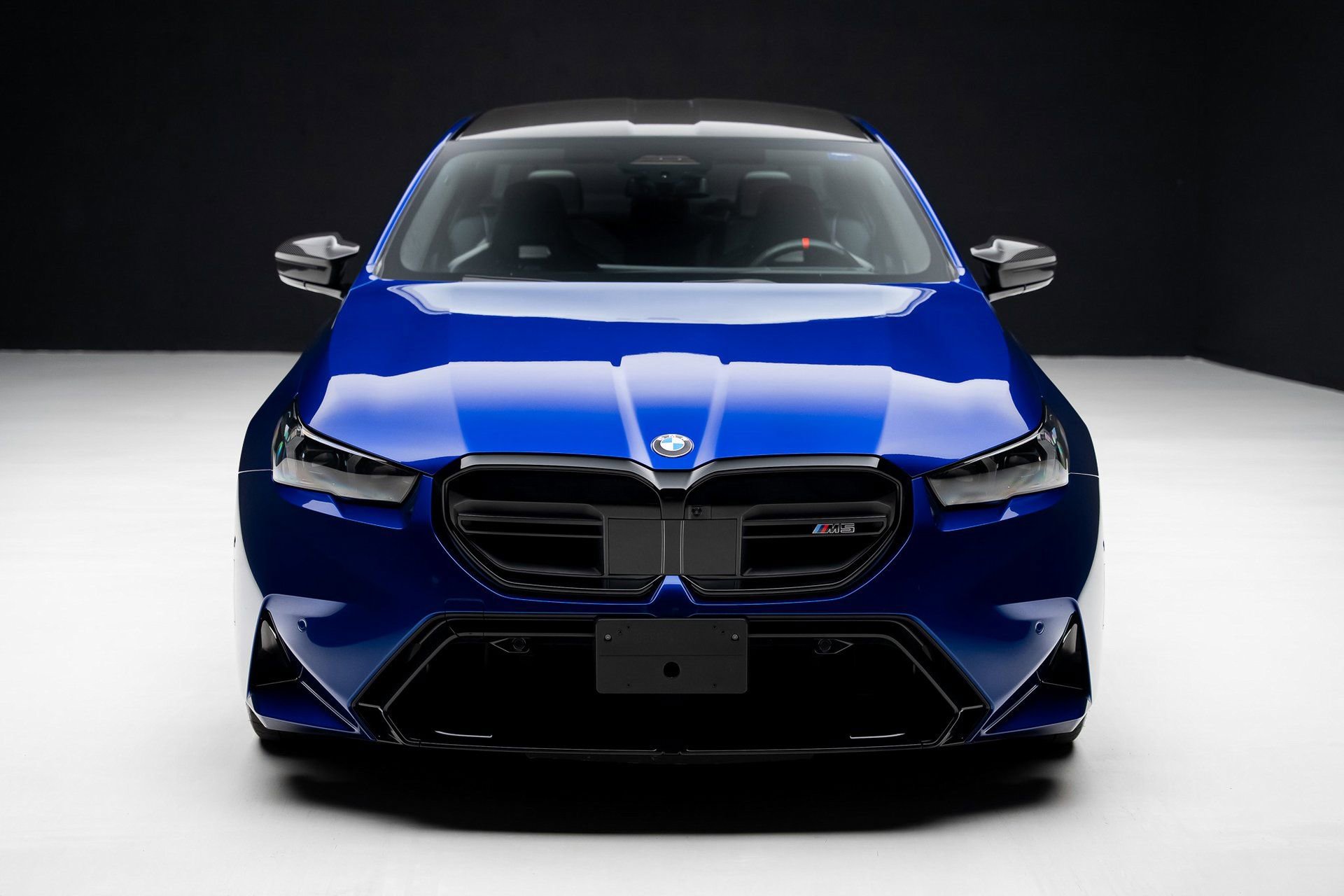 Used 2025 BMW M5 w/ Carbon Package image 6