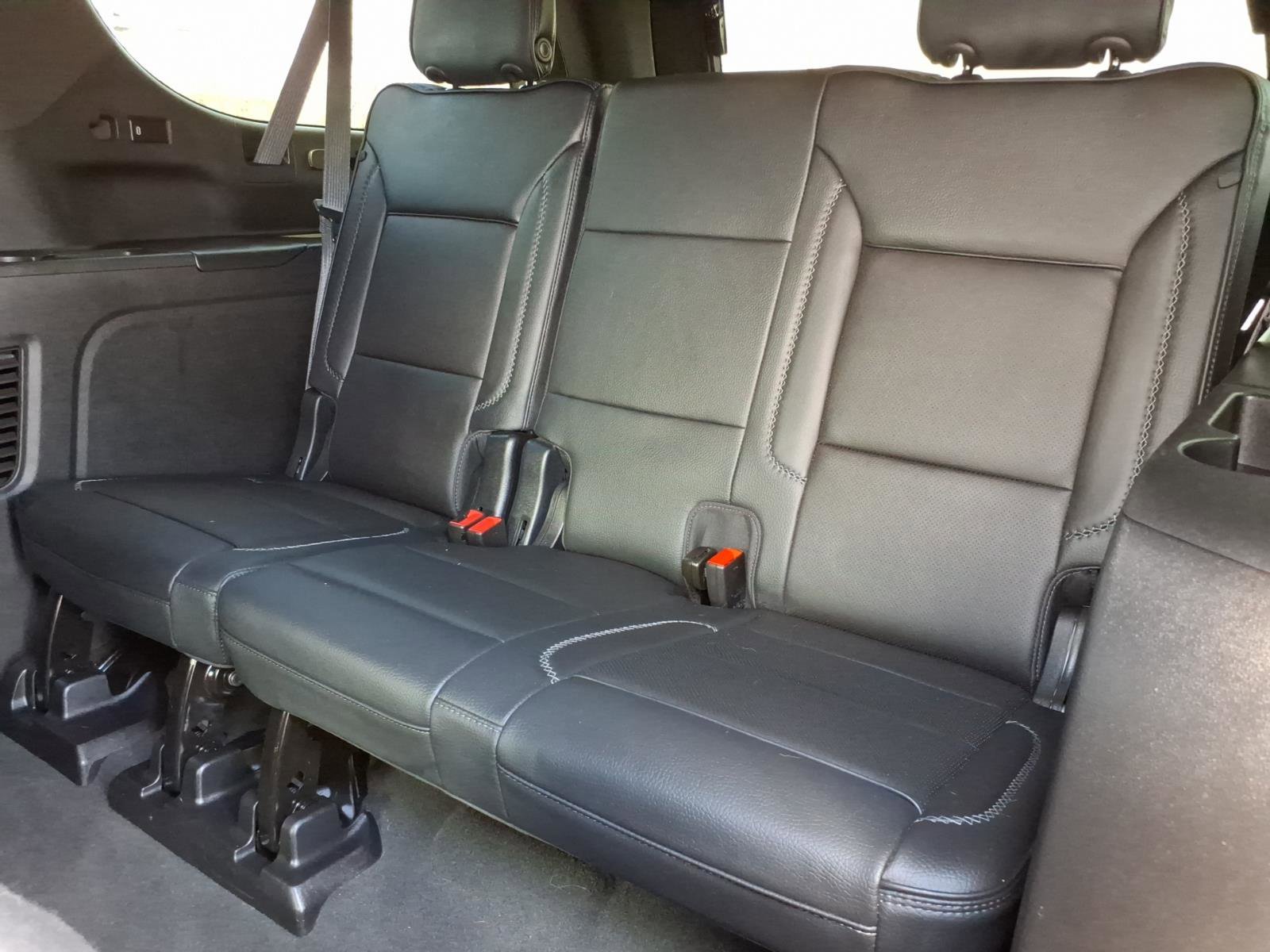 Used 2024 GMC Yukon XL Denali w/ Advanced Technology Package image 12