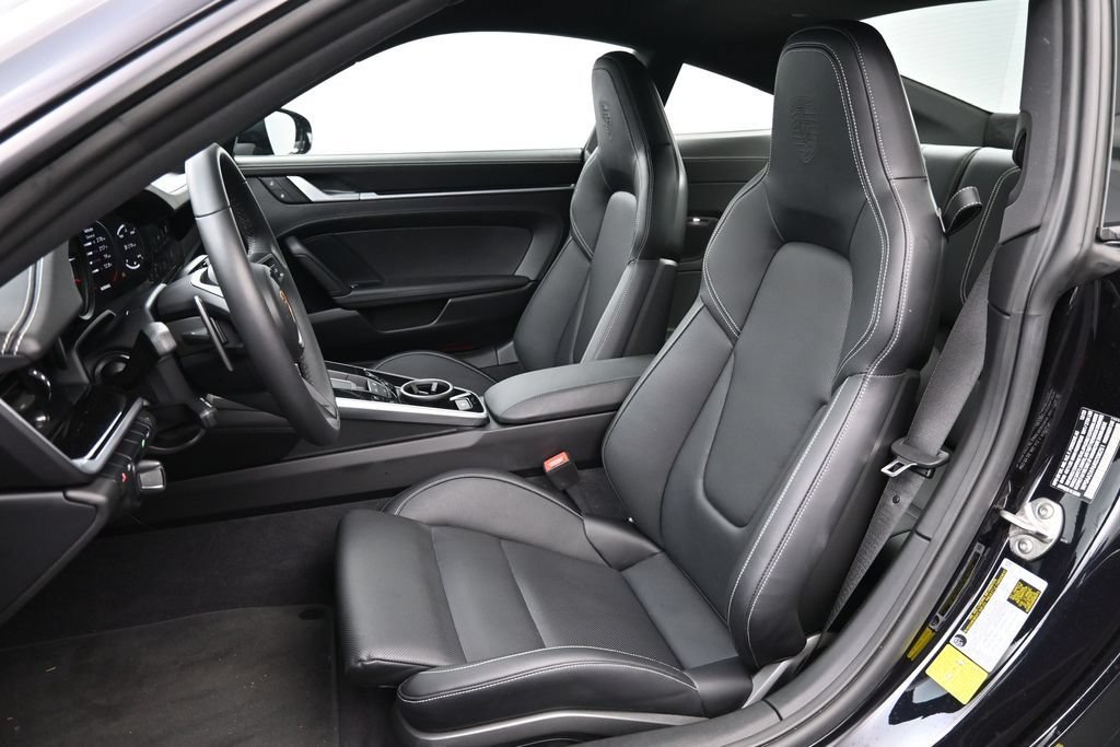 Certified 2024 Porsche 911 Carrera RWD image 5