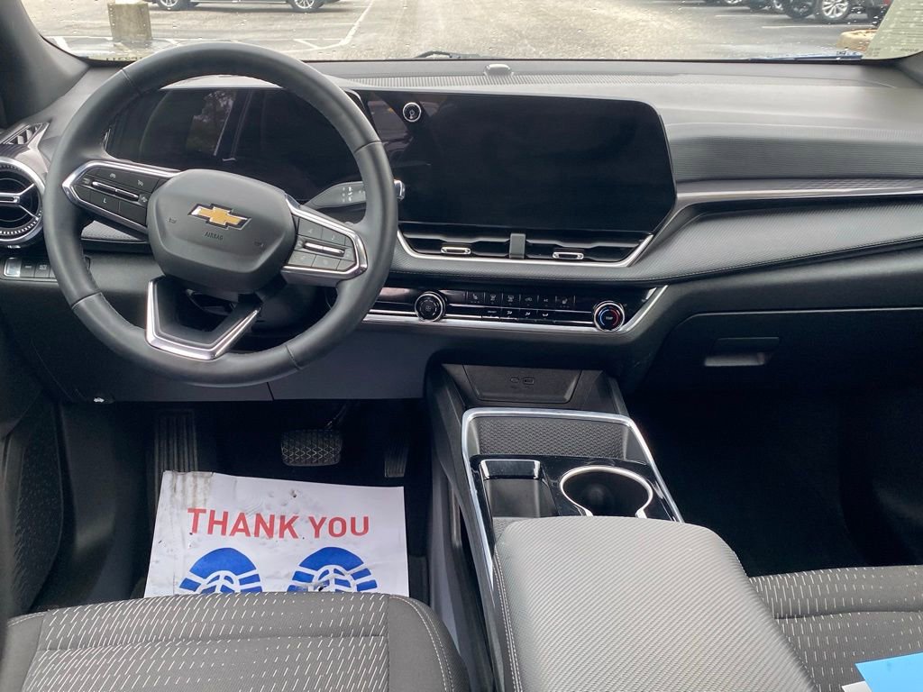 Used 2025 Chevrolet Equinox LT w/ Safety and Technology Package image 9