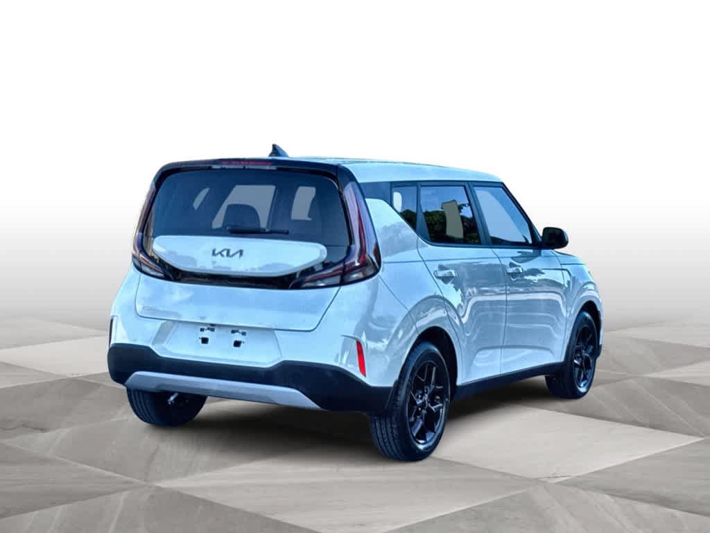 Used 2023 Kia Soul LX w/ Option Group 015 FWD image 8