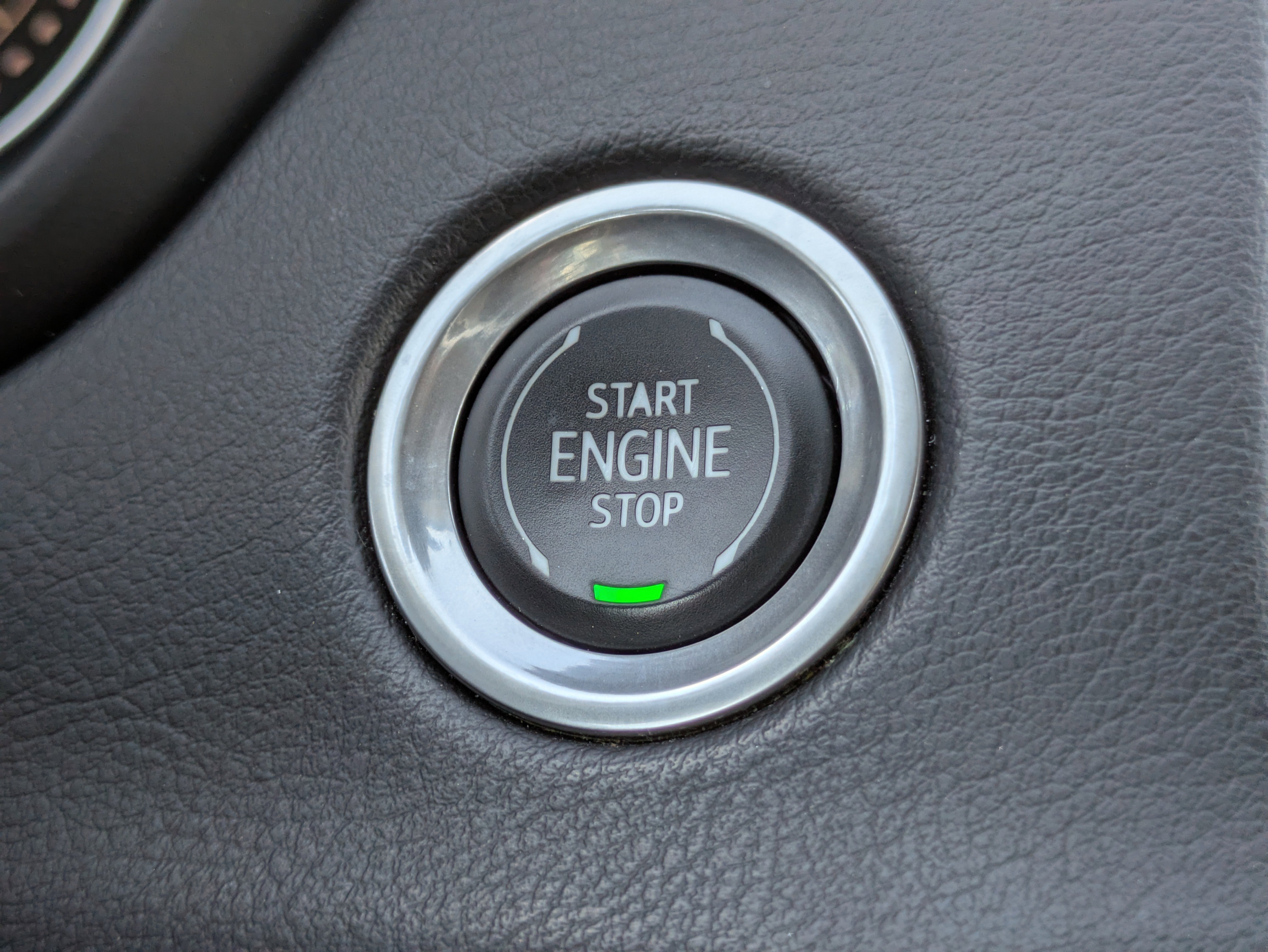 Used 2023 Cadillac XT4 Luxury w/ Cold Weather Package image 25