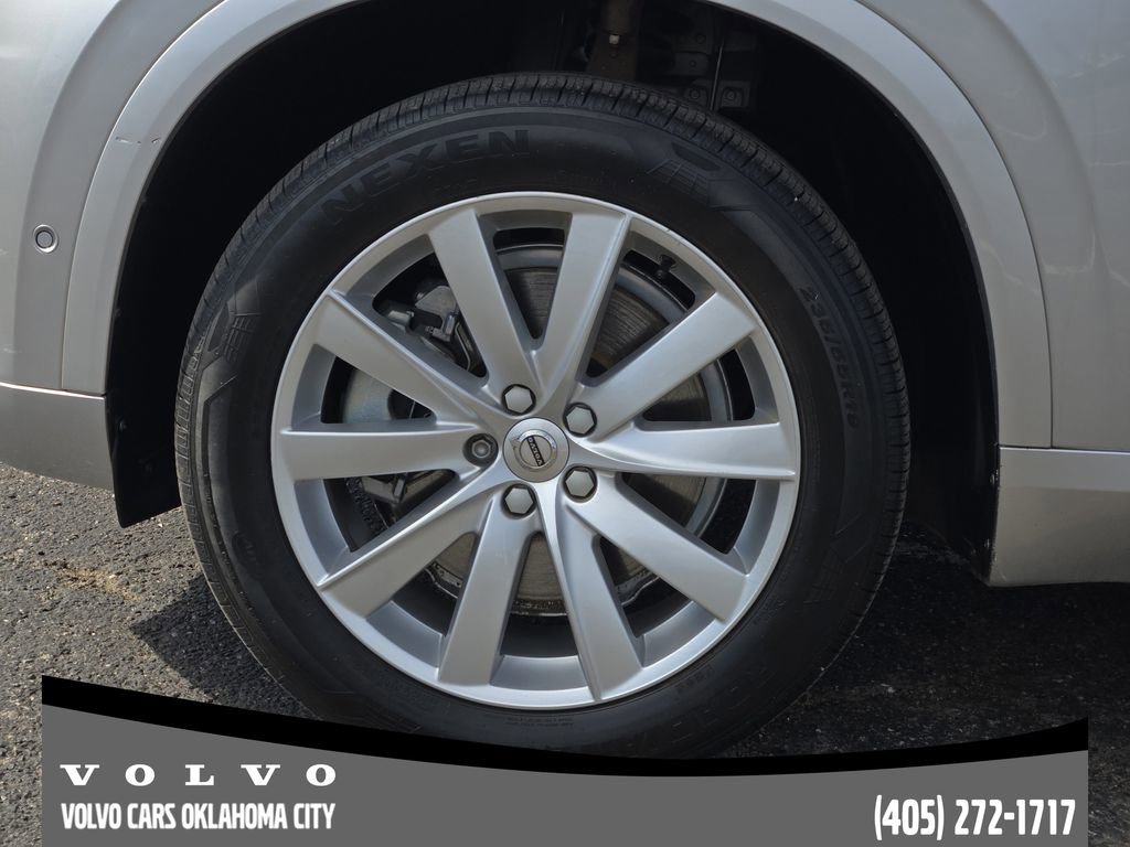 Used 2017 Volvo XC90 T6 Momentum w/ Vision Package image 11