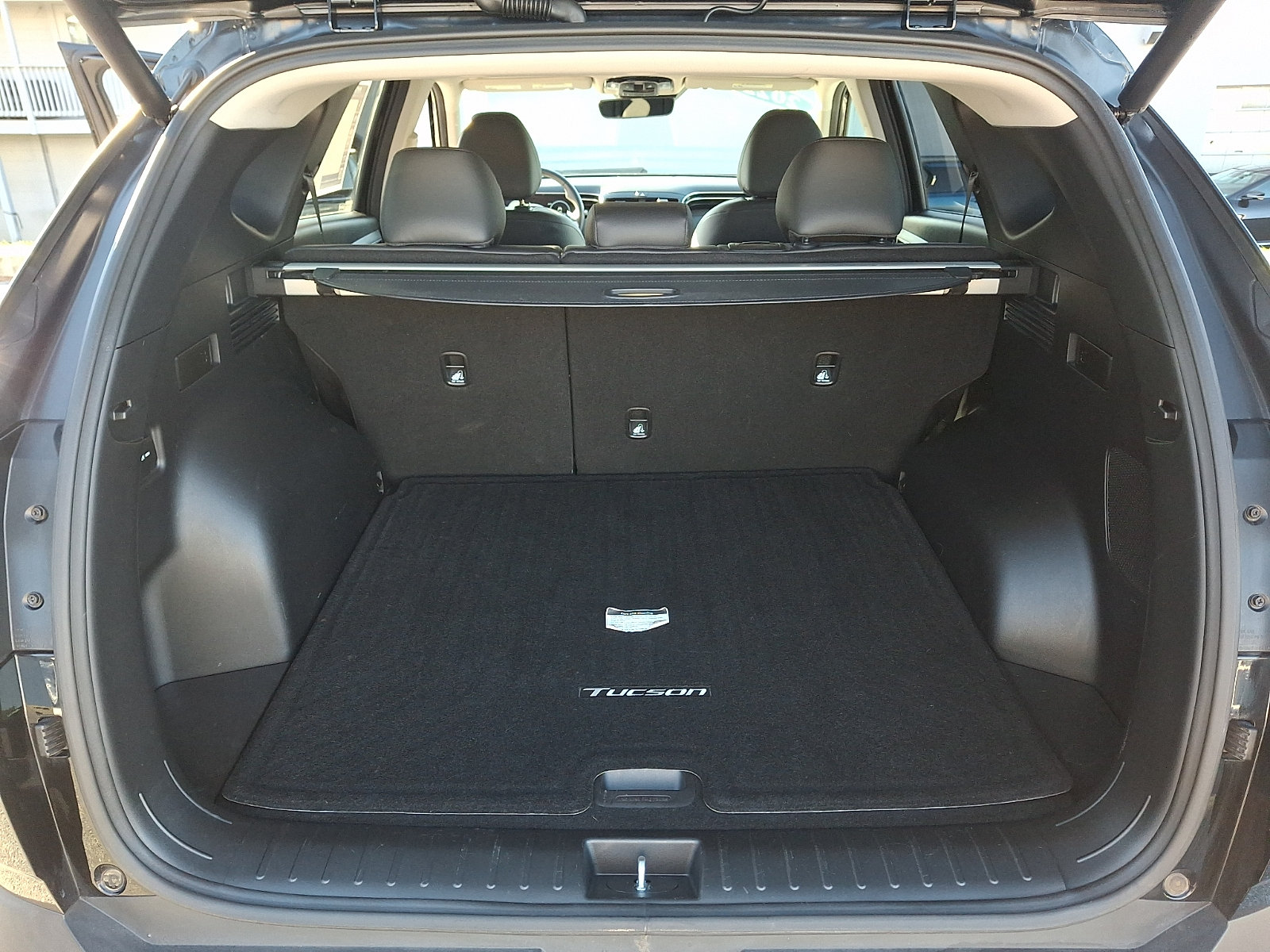 Certified 2022 Hyundai Tucson Limited w/ Cargo Package AWD/4WD image 33