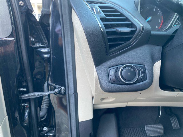 Used 2017 Ford Escape Titanium w/ Equipment Group 301A AWD/4WD image 11