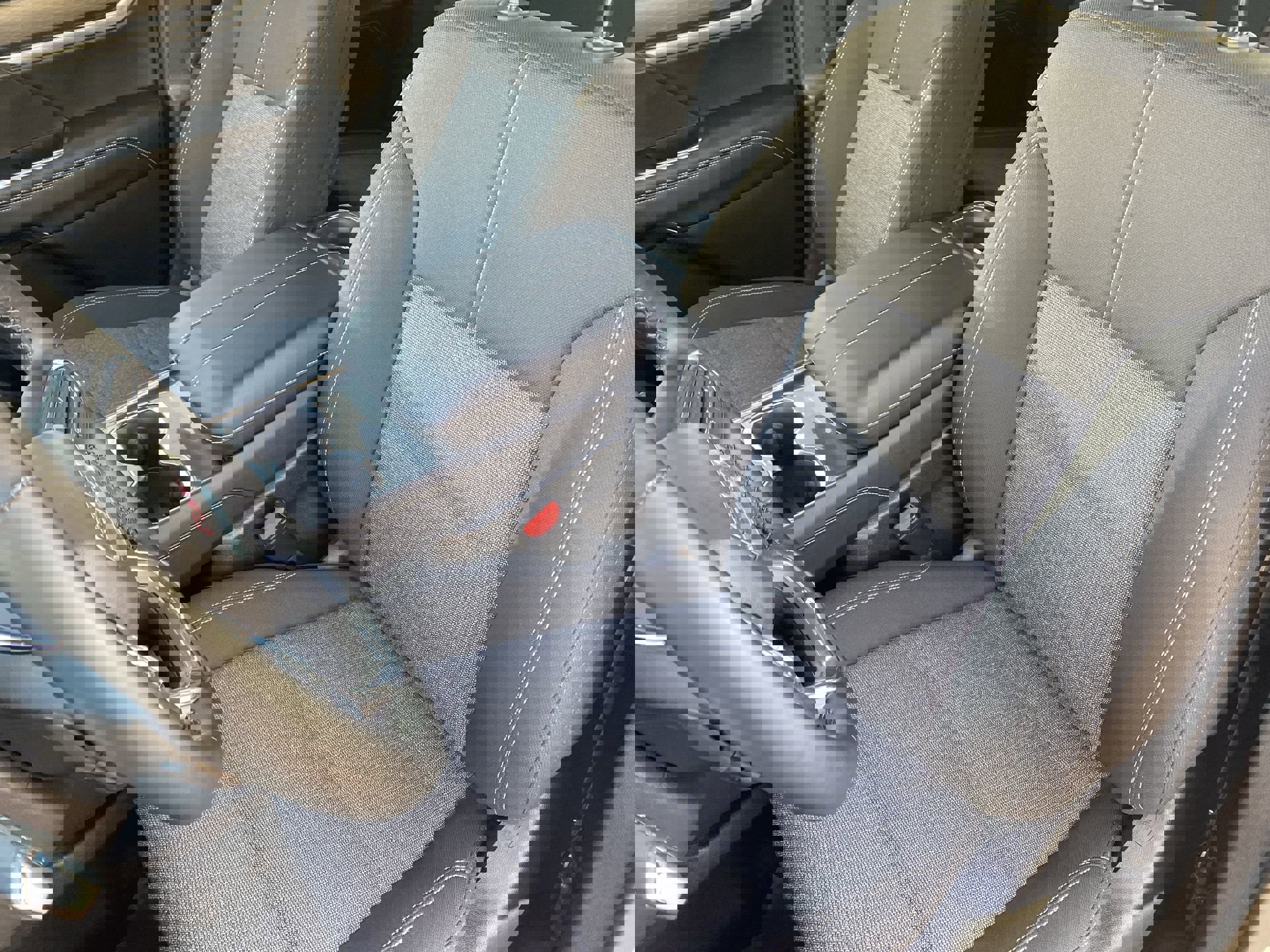 Used 2025 GMC Acadia Elevation image 20