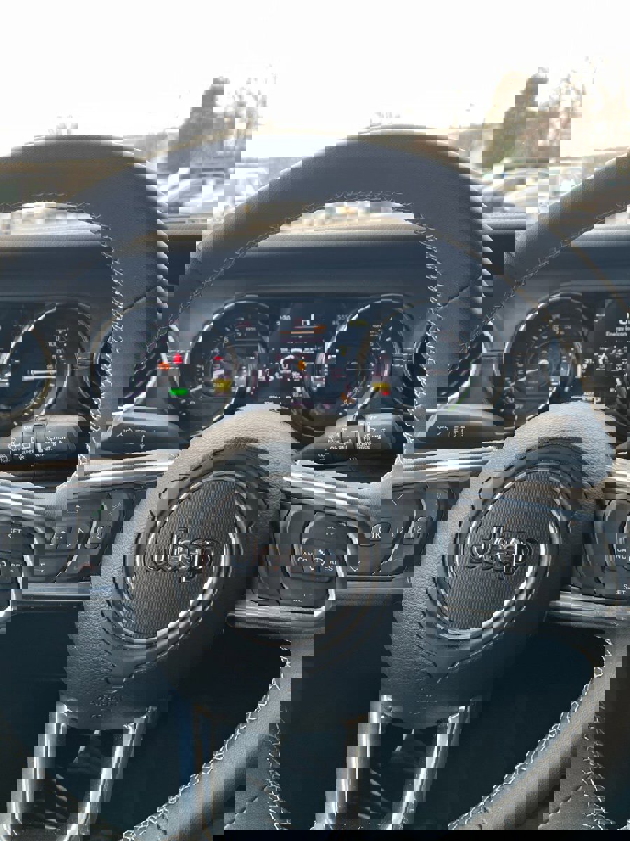 Used 2023 Jeep Wrangler Sahara image 16