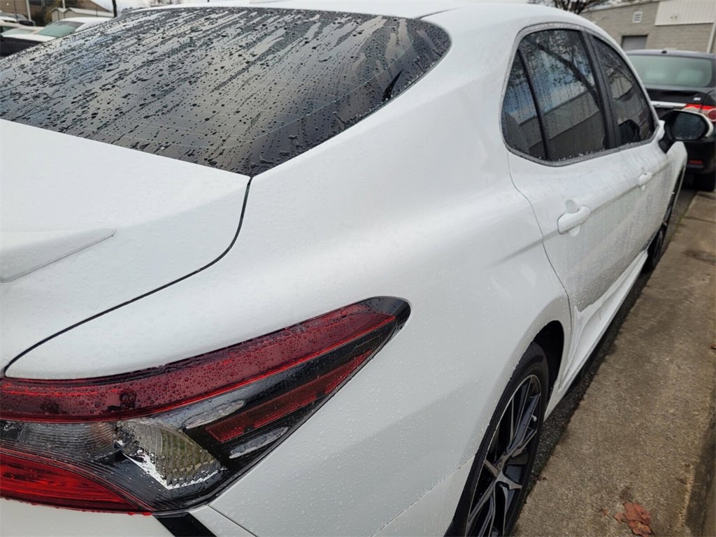 Used 2024 Toyota Camry SE image 7