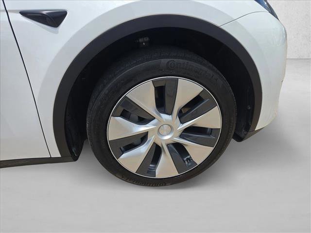 Used 2024 Tesla Model Y 2WD image 22