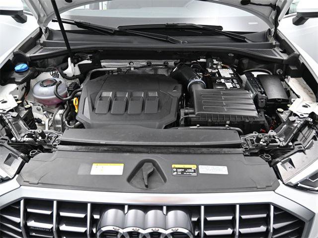 Certified 2025 Audi Q3 2.0T Premium Plus w/ Premium Plus Package image 40