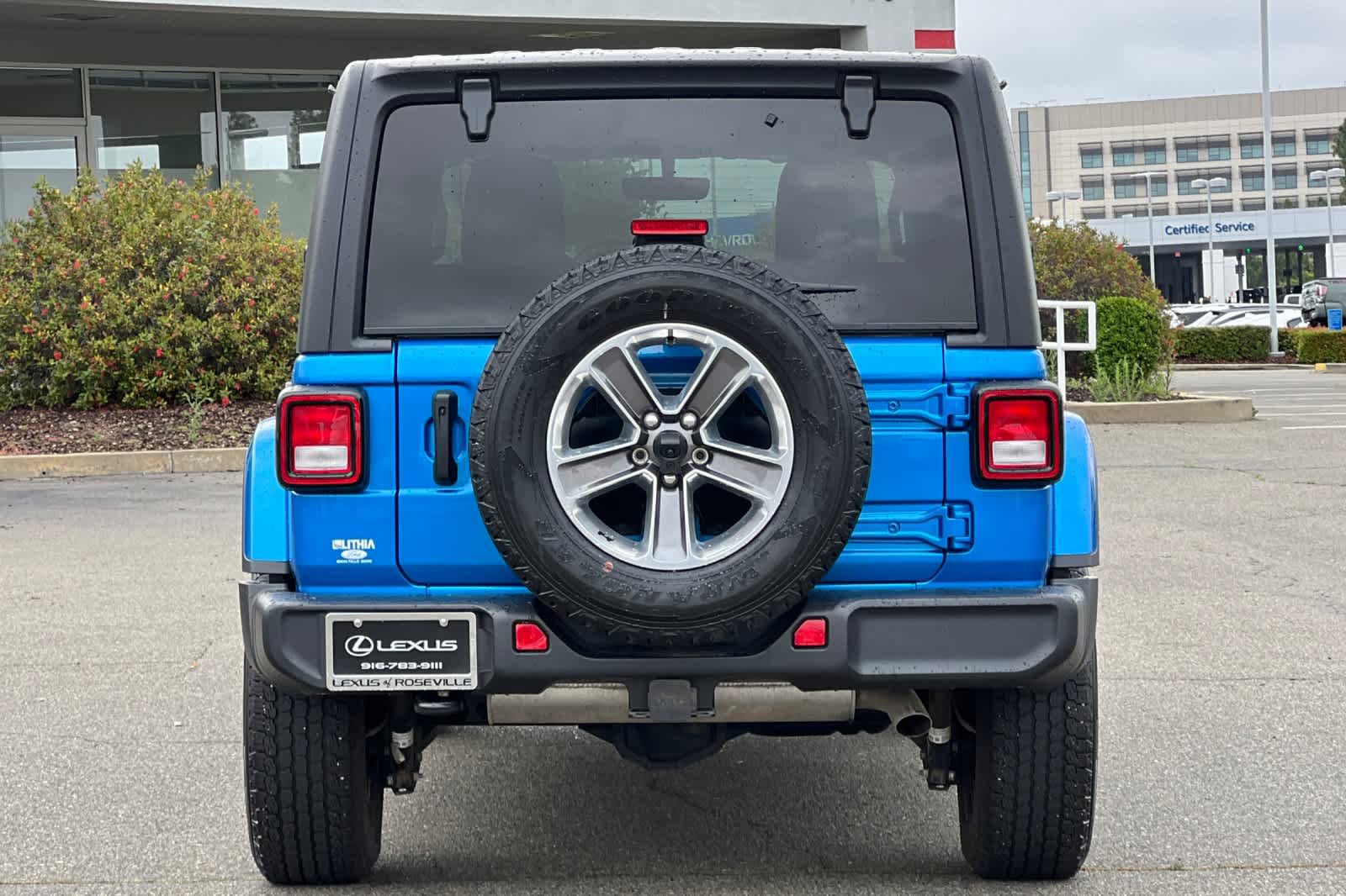 Used 2022 Jeep Wrangler Unlimited Sahara w/ Cold Weather Group AWD/4WD image 8