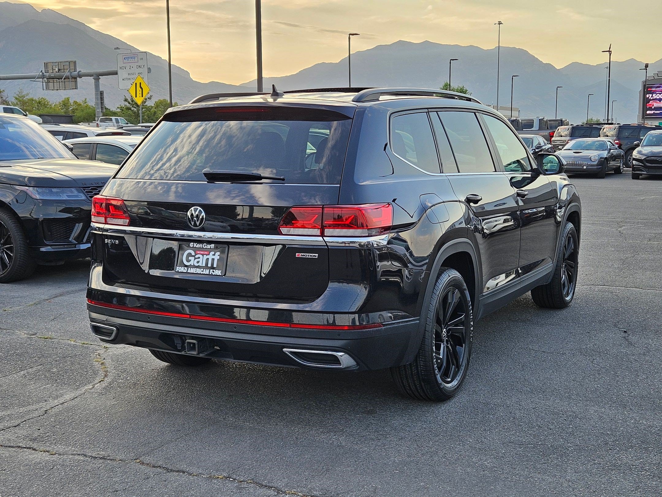 Used 2022 Volkswagen Atlas SE AWD/4WD image 3